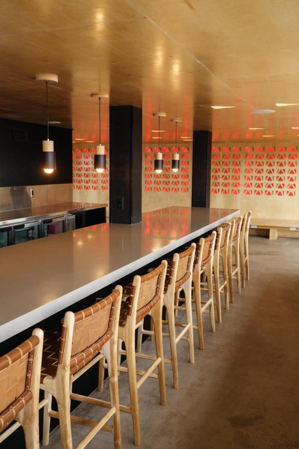 Frontier Drive Inn Center ภายนอก รูปภาพ